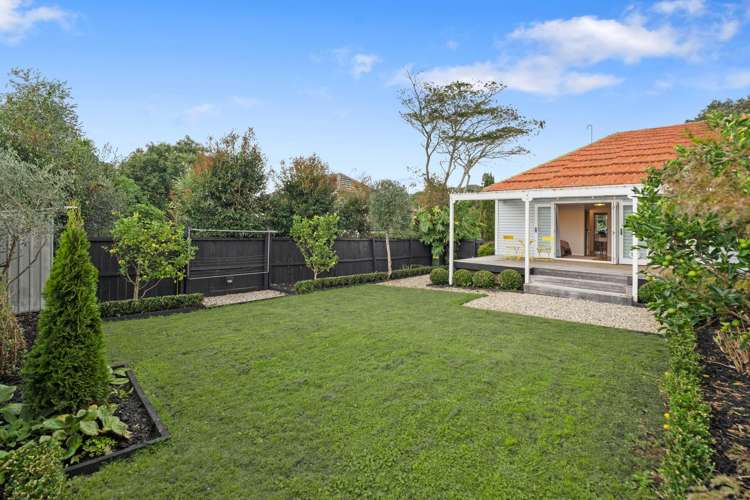 37 McCullough Avenue Three Kings_10