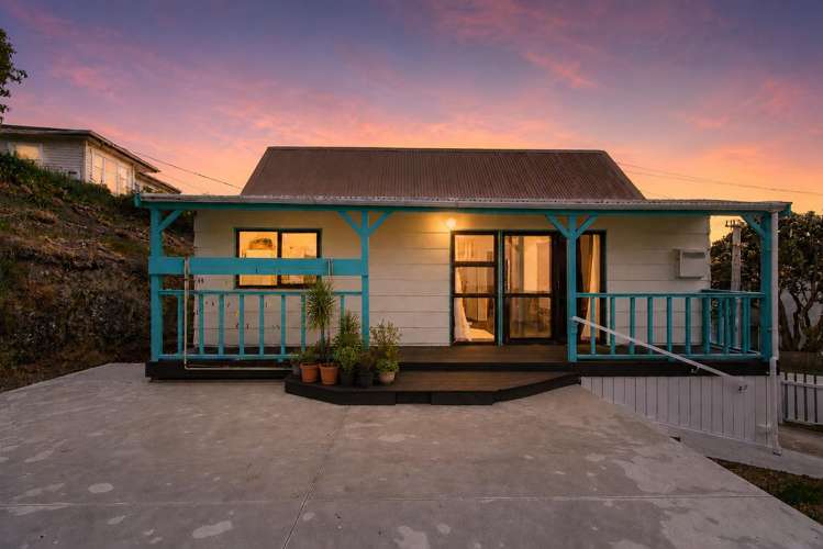 14 Owhiti Street Titahi Bay_15