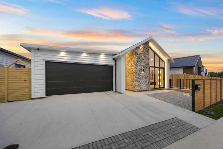 6 & 8 Tuwai Crescent Opaheke_1