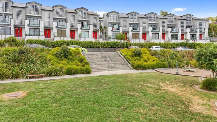 8/10 Silver Moon Road Albany Heights_16