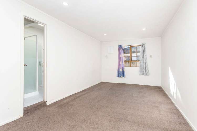 62 Olsen Avenue Hillsborough_12