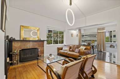 2/11 Whitaker Place_2