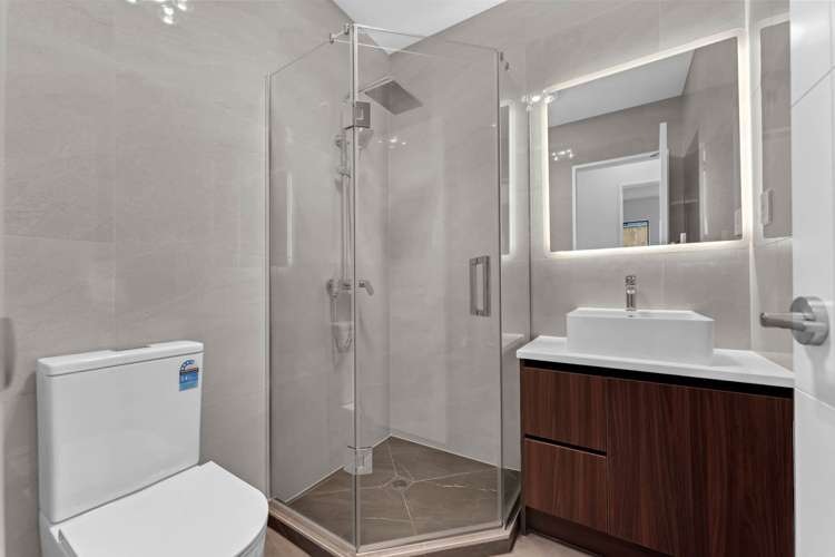 2A Matatahi Road Flat Bush_15