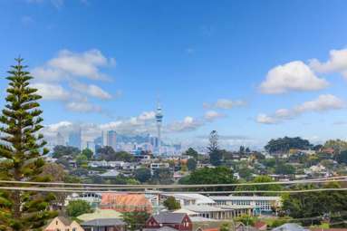 2/4 Rangitoto Terrace_2