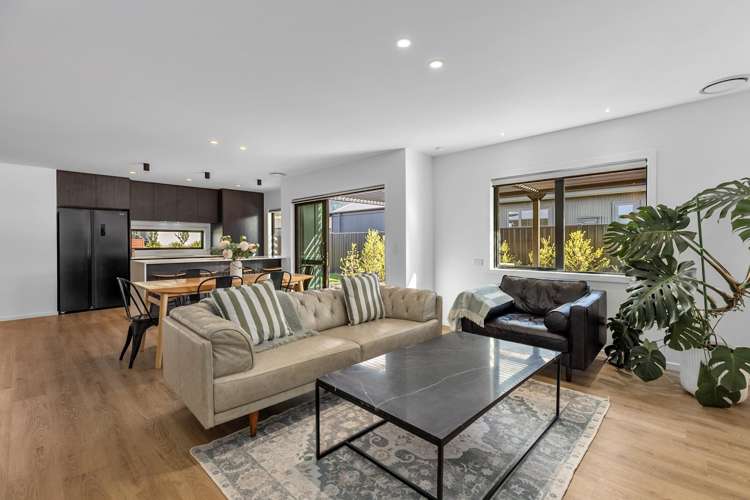 9 Swan Street Lake Hawea_5