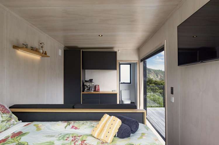 21 & 21a Beach Valley Road Piha_41