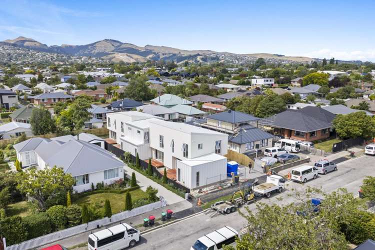 2-3/36 Evesham Crescent_4