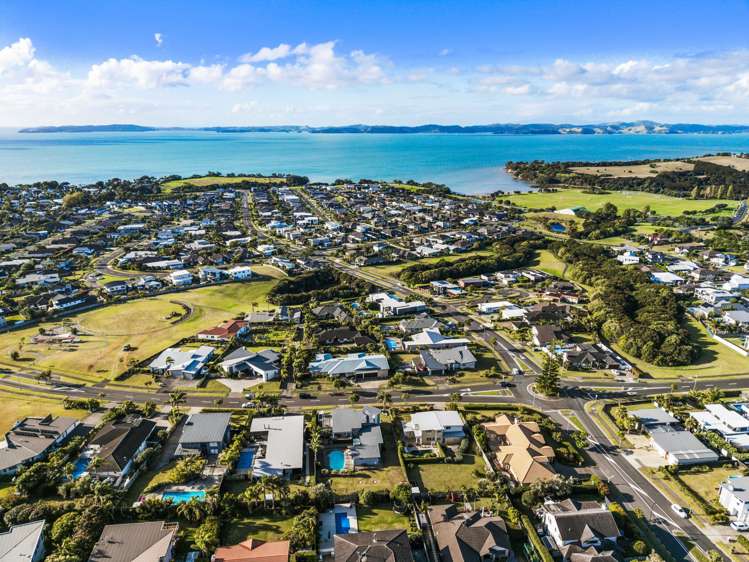6 Intrepid Crescent Beachlands_30