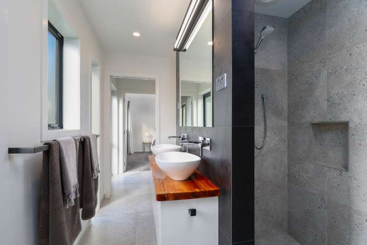 115 Princes Drive Britannia Heights_24