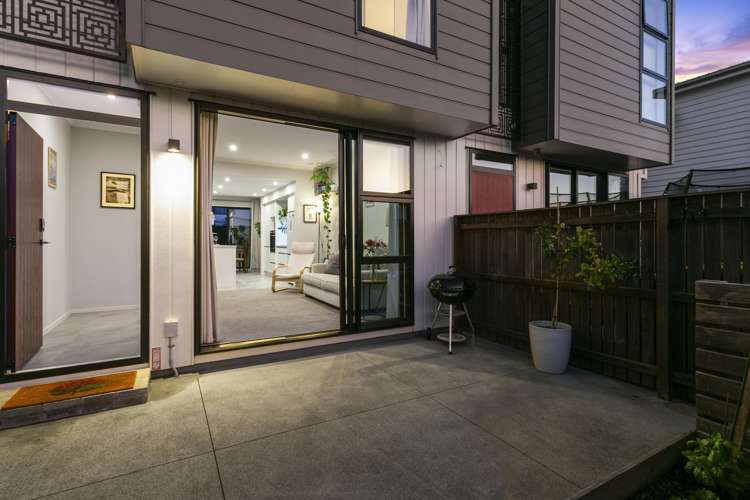 7 Sacred Kingfisher Road Hobsonville_2