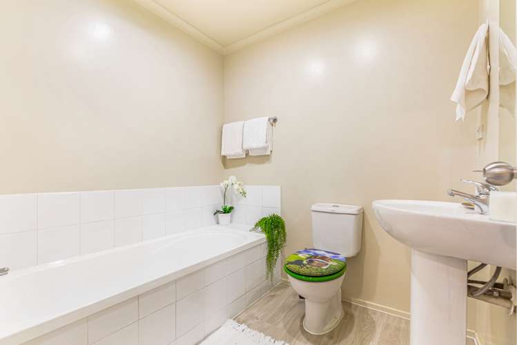 7/4 Keeling Road Henderson_9