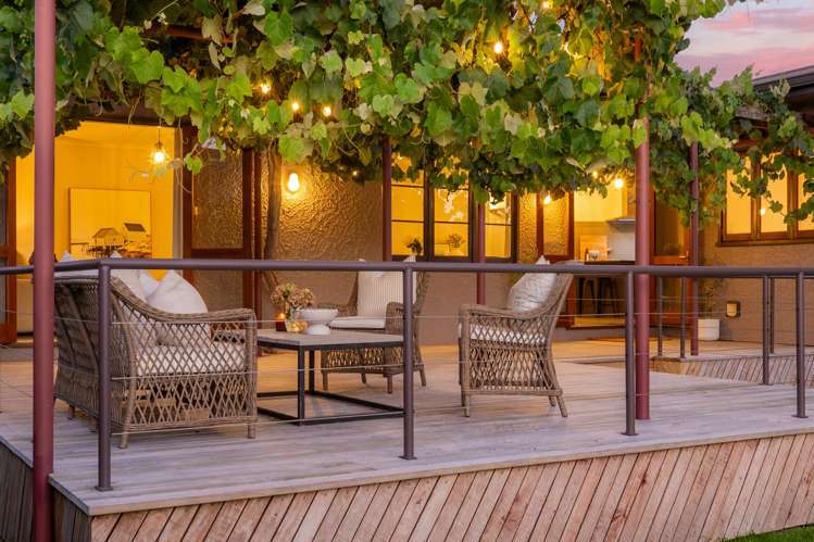 913 Lawrence Street Akina_16