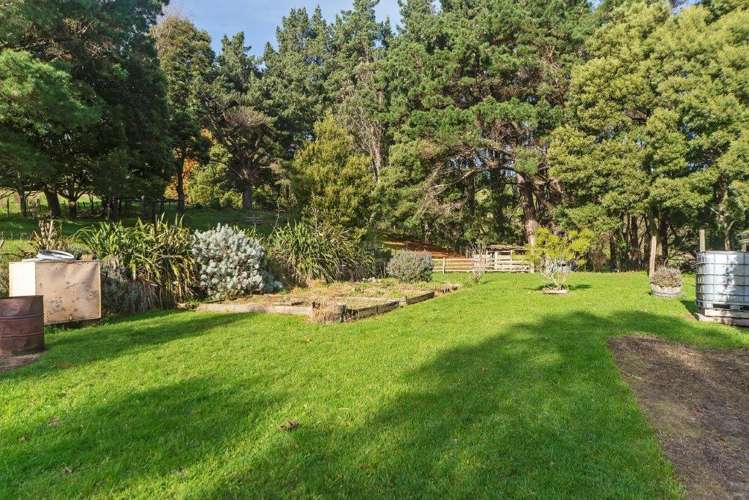 1327 Hinakura Road Hinakura_16