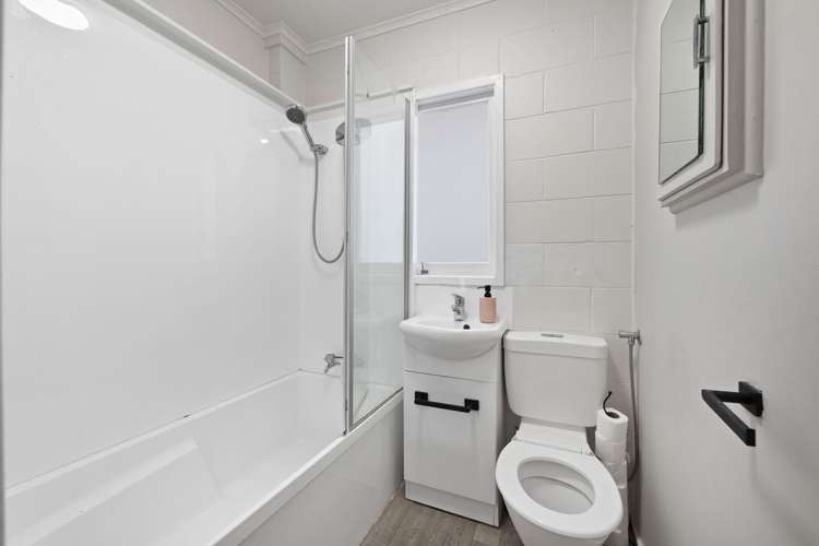 1/9 Plumley Crescent Mangere_6