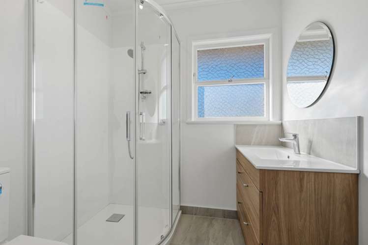 1/68 Bleakhouse Road Bucklands Beach_11