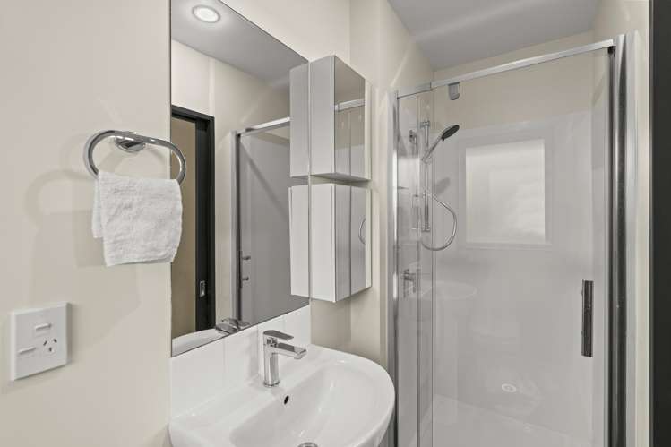 592 Madras Street St Albans_7