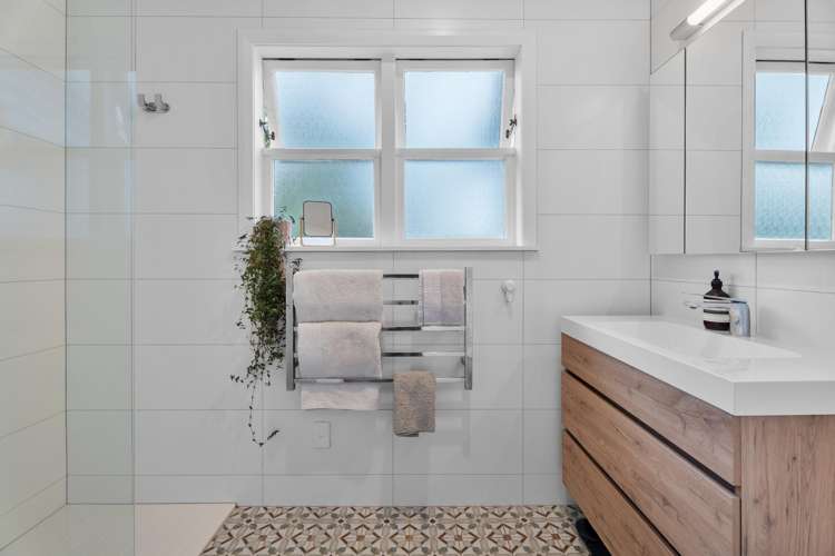 37 McCullough Avenue Three Kings_9