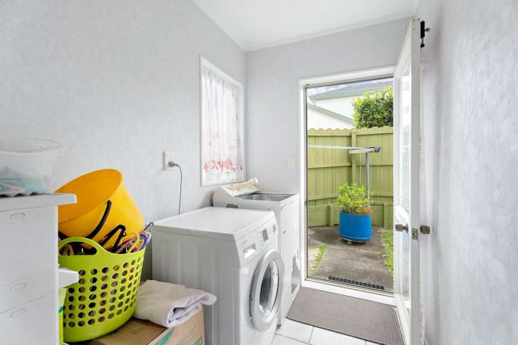 1/19 Ambleside Drive Northpark_26