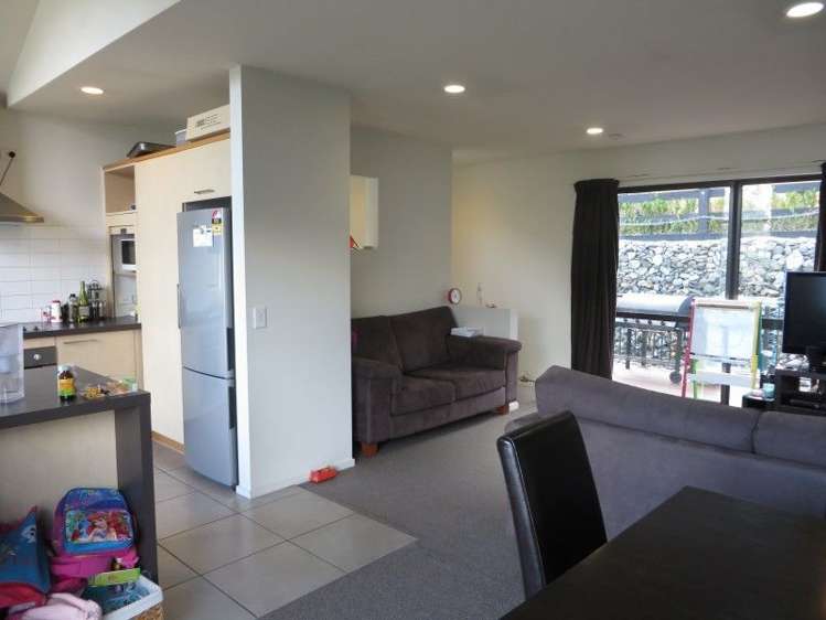 11/8 Mckerrow Place Fernhill/Sunshine Bay_5