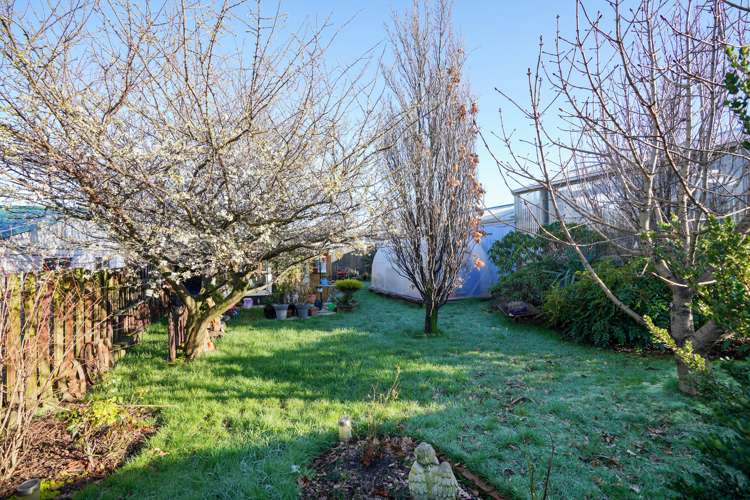 11 Lothian Crescent Strathern_17