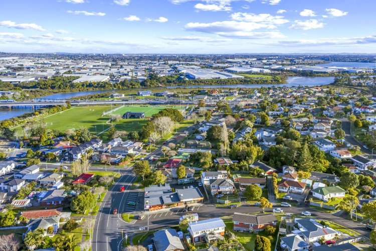 151, 153 & 155 Gossamer Drive Pakuranga_13