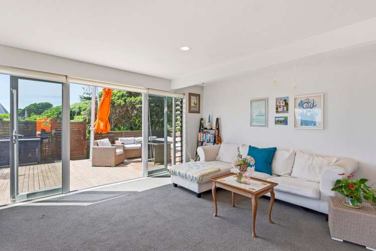 60 The Esplanade Raumati South_18