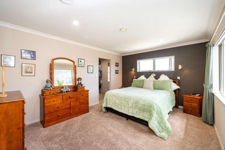 16 Delta Mews Place Clive_7