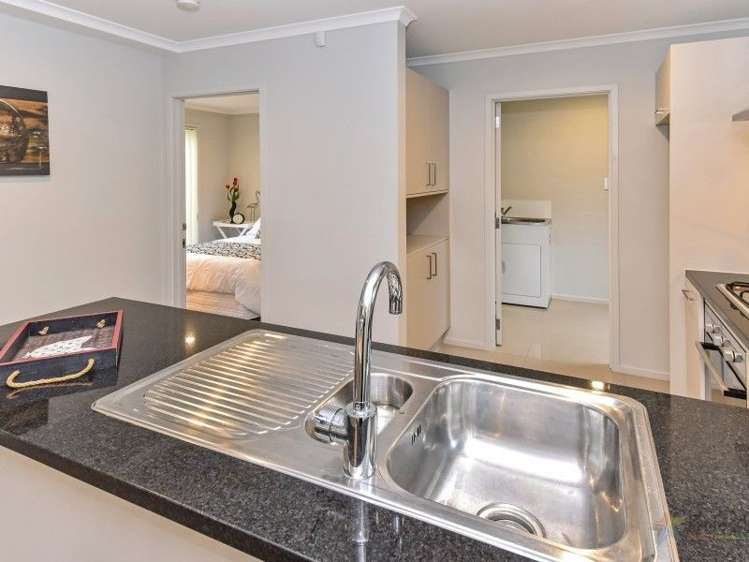 12 Hirimate Place Flat Bush_20