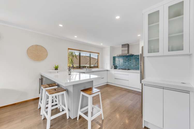 54 Channing Crescent Botany Downs_35