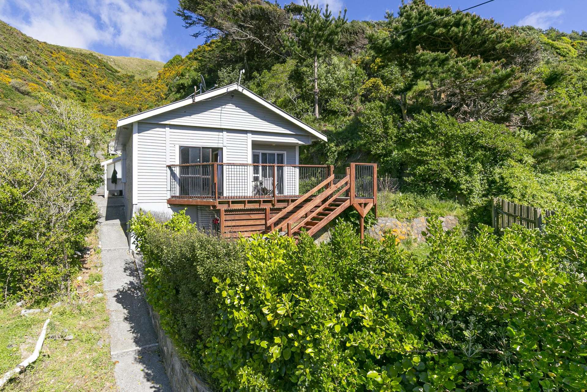 1015 Makara Road Makara_0