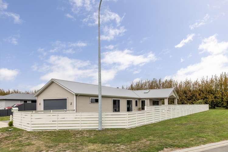 2 Willowbrook Place Clive_19