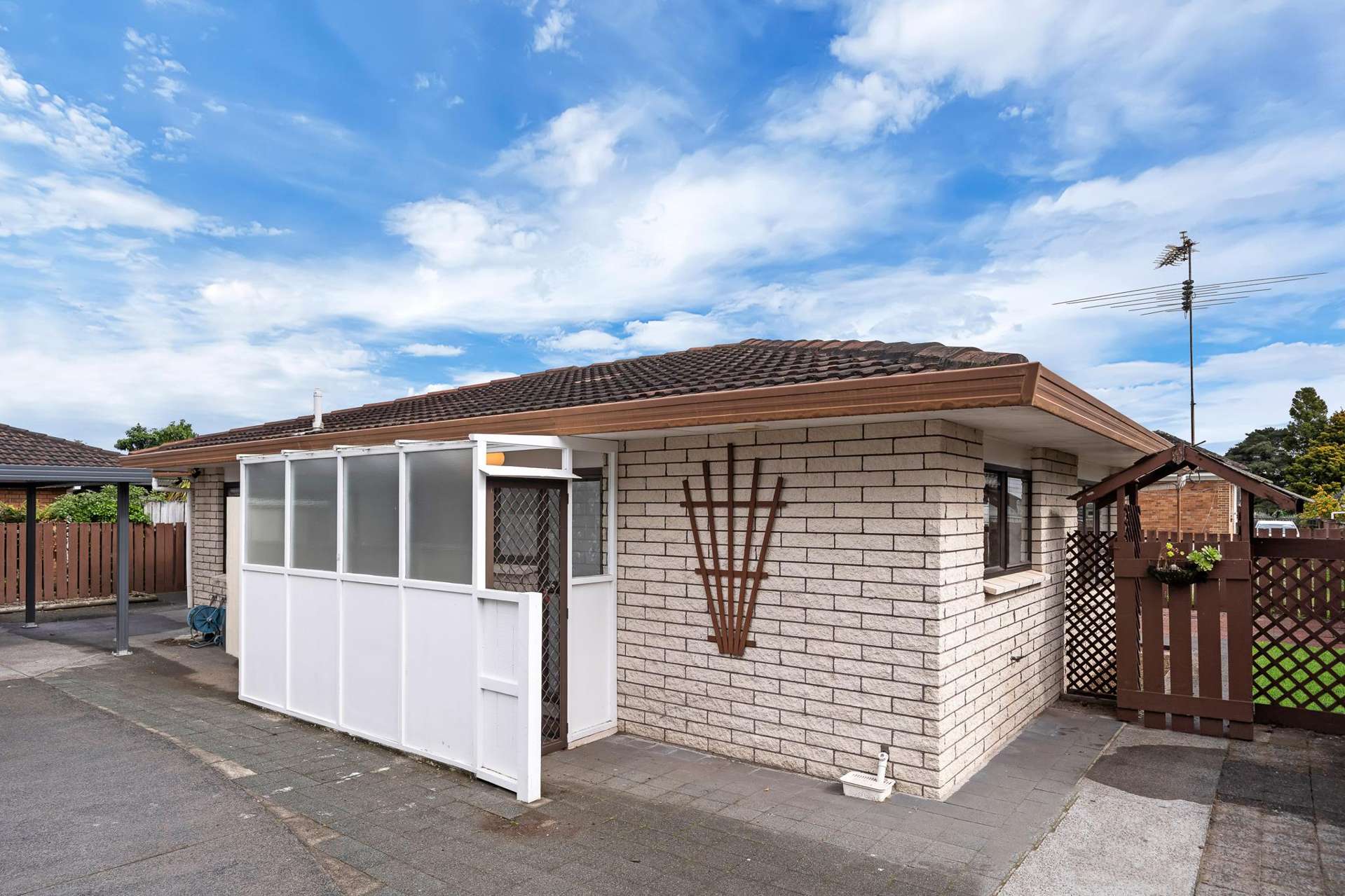 2/3A Youngs Road Papakura_0
