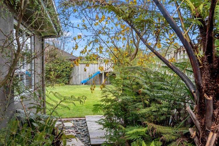 7 Merlin Close Huntington_23