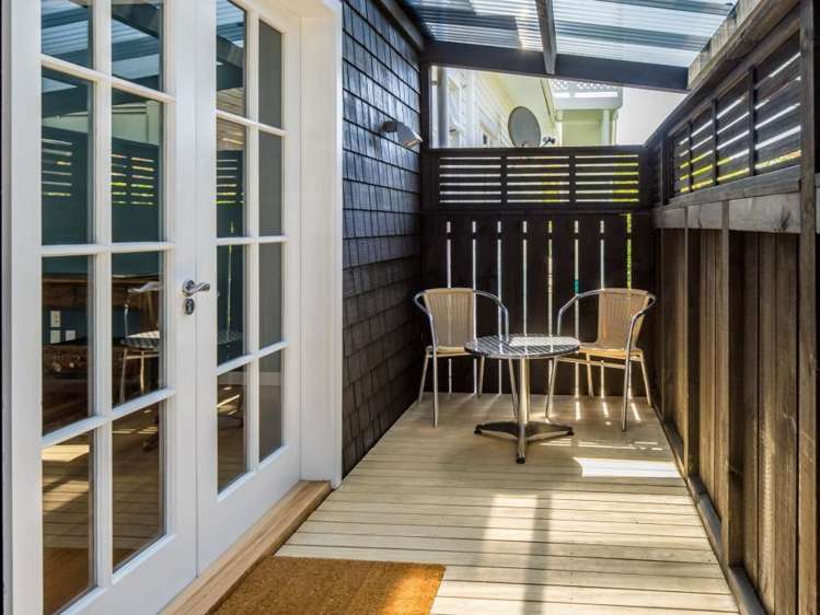 1/14 Up Oroua Street Eastbourne_14