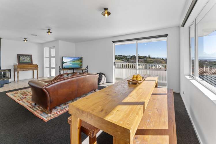27 Idesia Grove Richmond_13