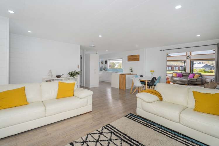 13 Martin Place Cooks Beach_4