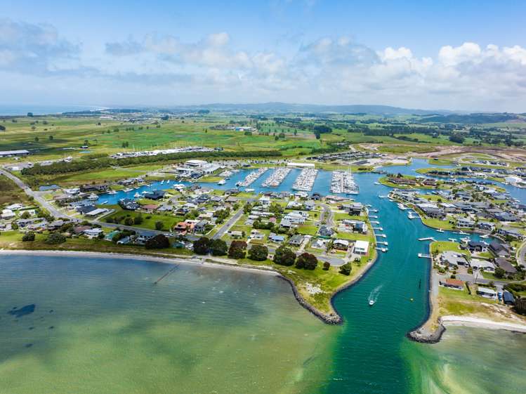 12 Finch Street One Tree Point_8