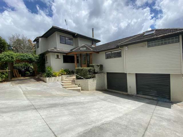 Your Home Awaits in Charming Ellerslie!