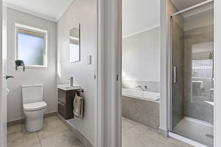 17 Olney Court One Tree Point_20