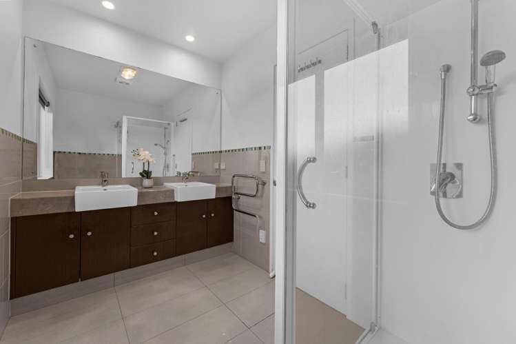 31 Amaretto Avenue Flat Bush_17