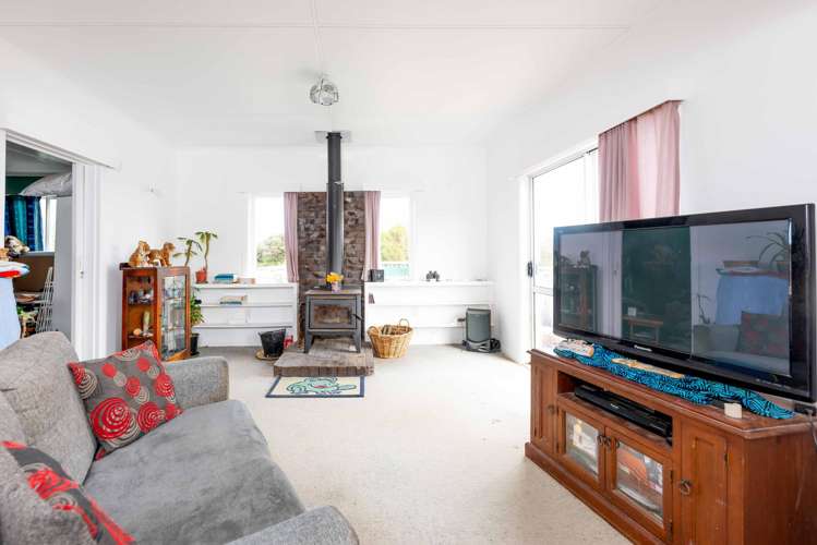 196 Newton Road Omapere_9