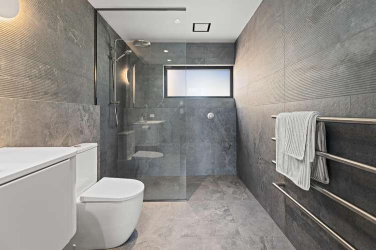 11 Beach Road Akaroa_20