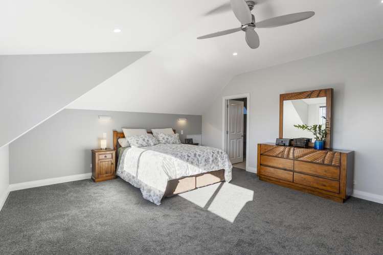 27 Tui Crescent Waiatarua_16