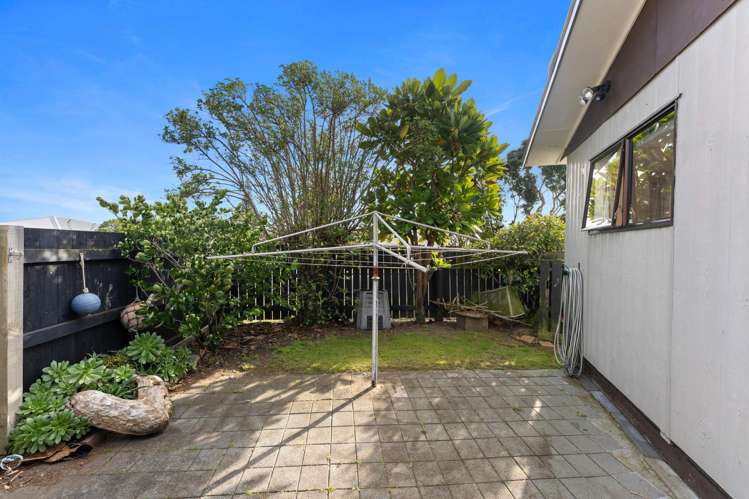 49 Tasman Road Otaki Beach_12