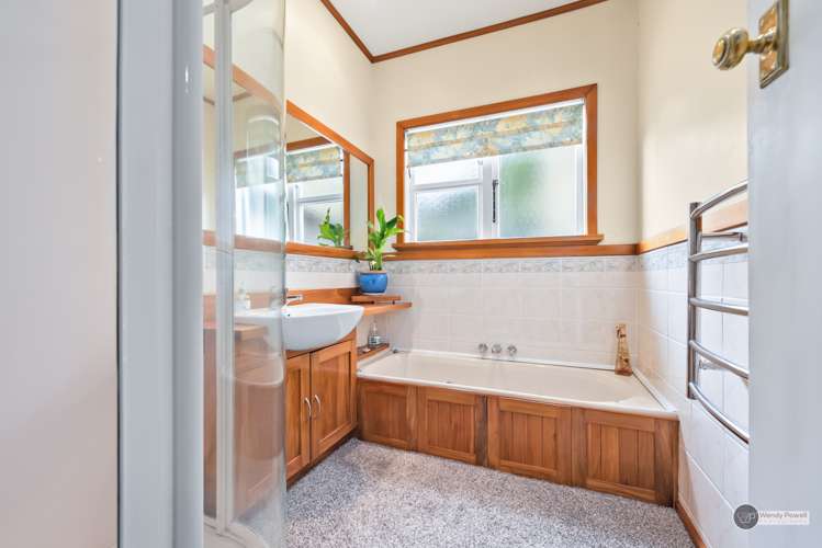 75 Wyndrum Avenue Waterloo_13