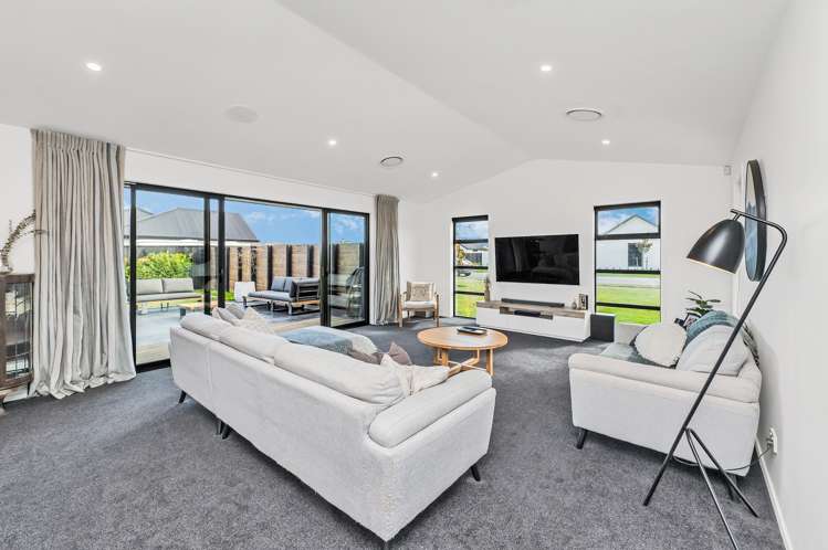 7 Barewood Grove West Melton_10