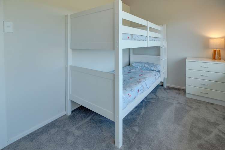 98 The Esplanade Westshore_11