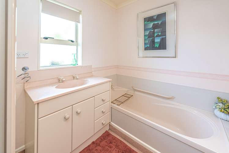 41 Downes Avenue Springvale_18