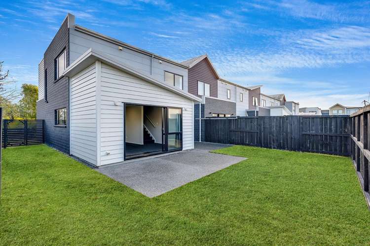 2 Rebekah Crescent_0