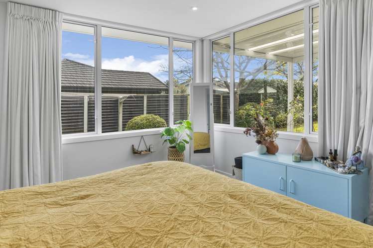 15 Magnolia Rise Waipahihi_14